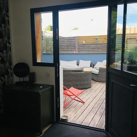 Hotel Bubble House 3*